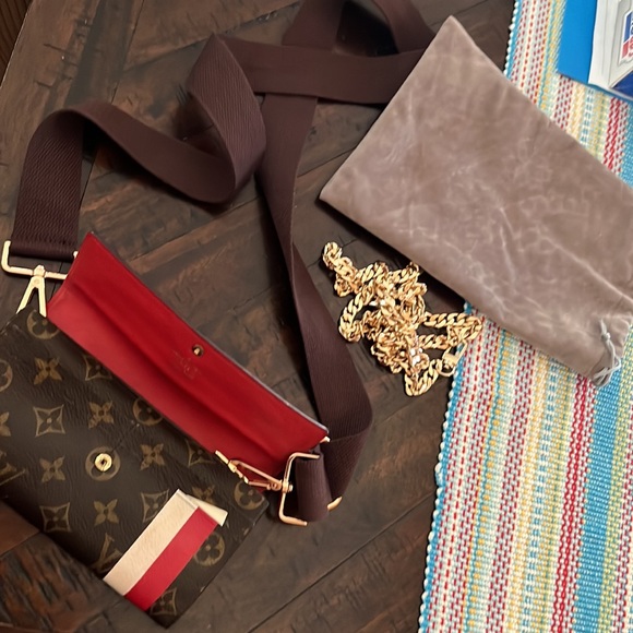 Authentic- Louis Vuitton Bellboy Groom Sarah monogram wallet limited edition (C) - Picture 11 of 13